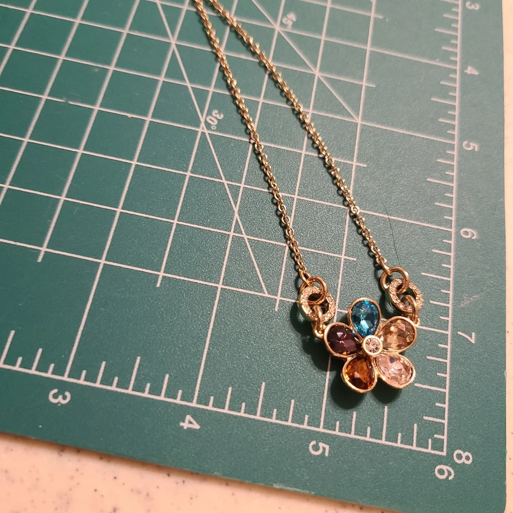 Ladies Necklace for sale